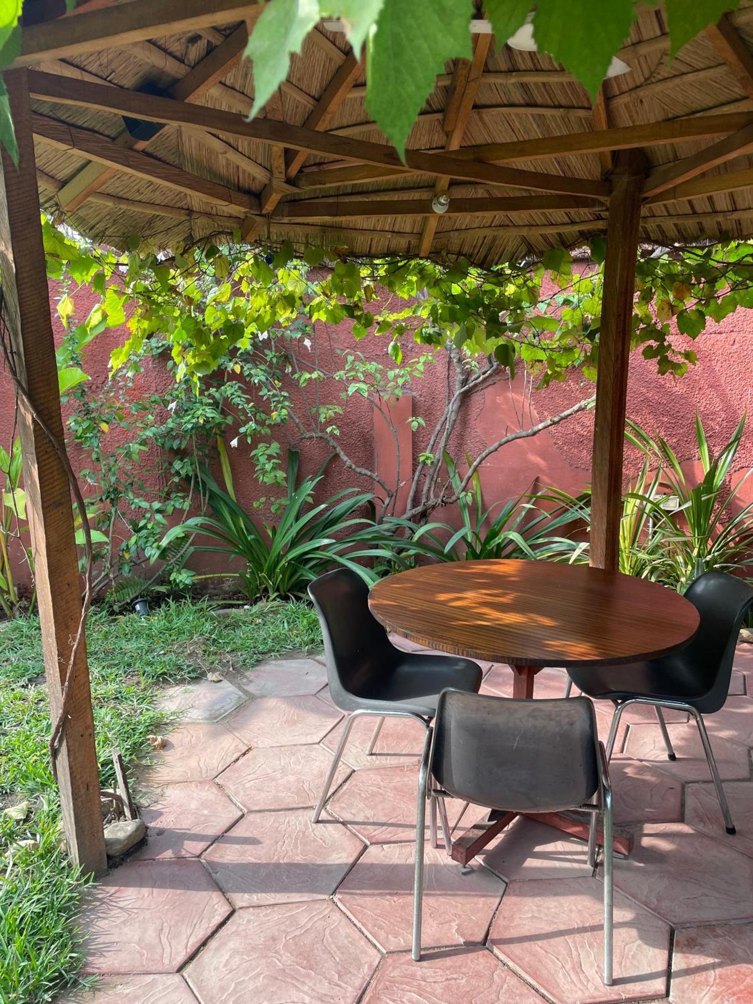 Hechtech House Apartment Accra Ngoại thất bức ảnh